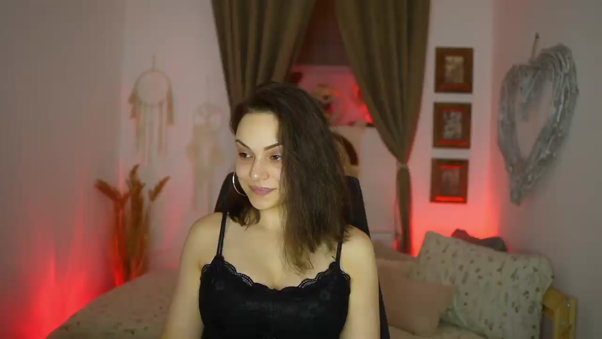 Gallery image thumbnail from Chloe_Cane's myfreecams stream on, 08/04/2026, 19:32 image 14 of 20