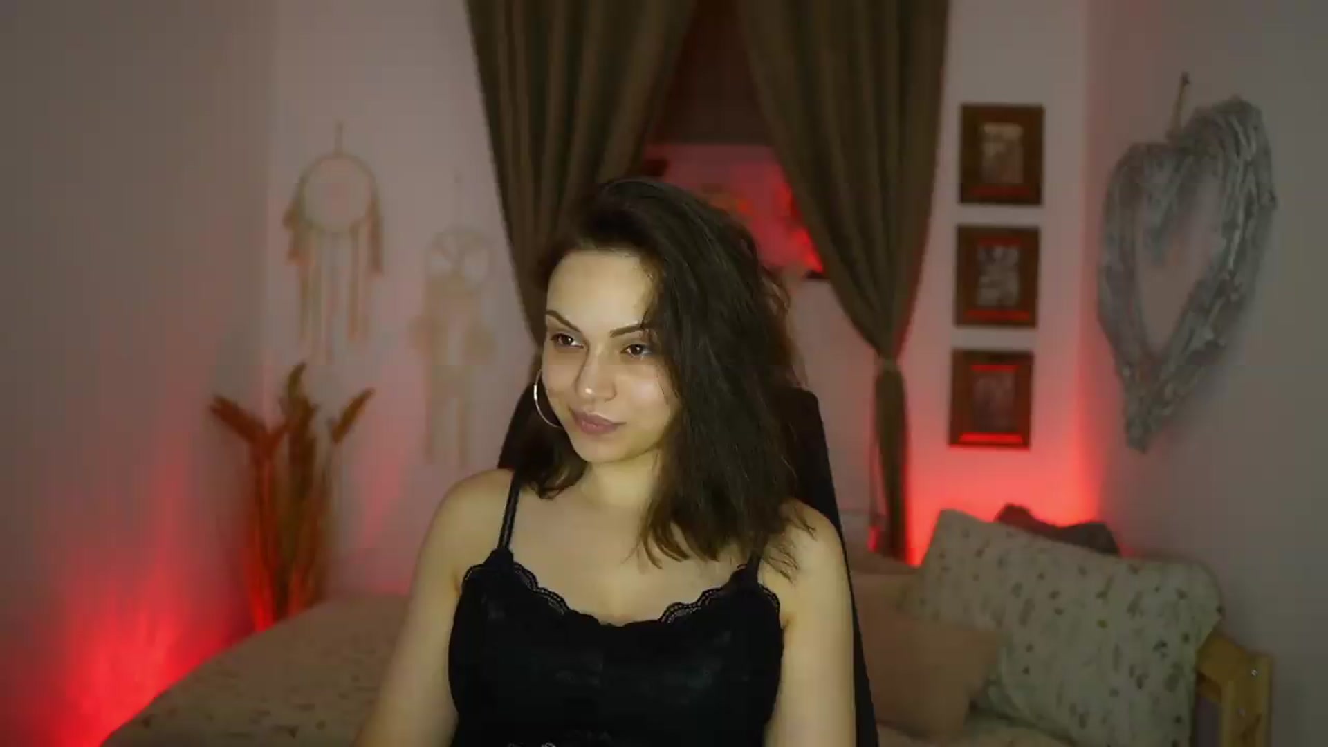Gallery image thumbnail from Chloe_Cane's myfreecams stream on, 08/04/2026, 19:32 image 7 of 20