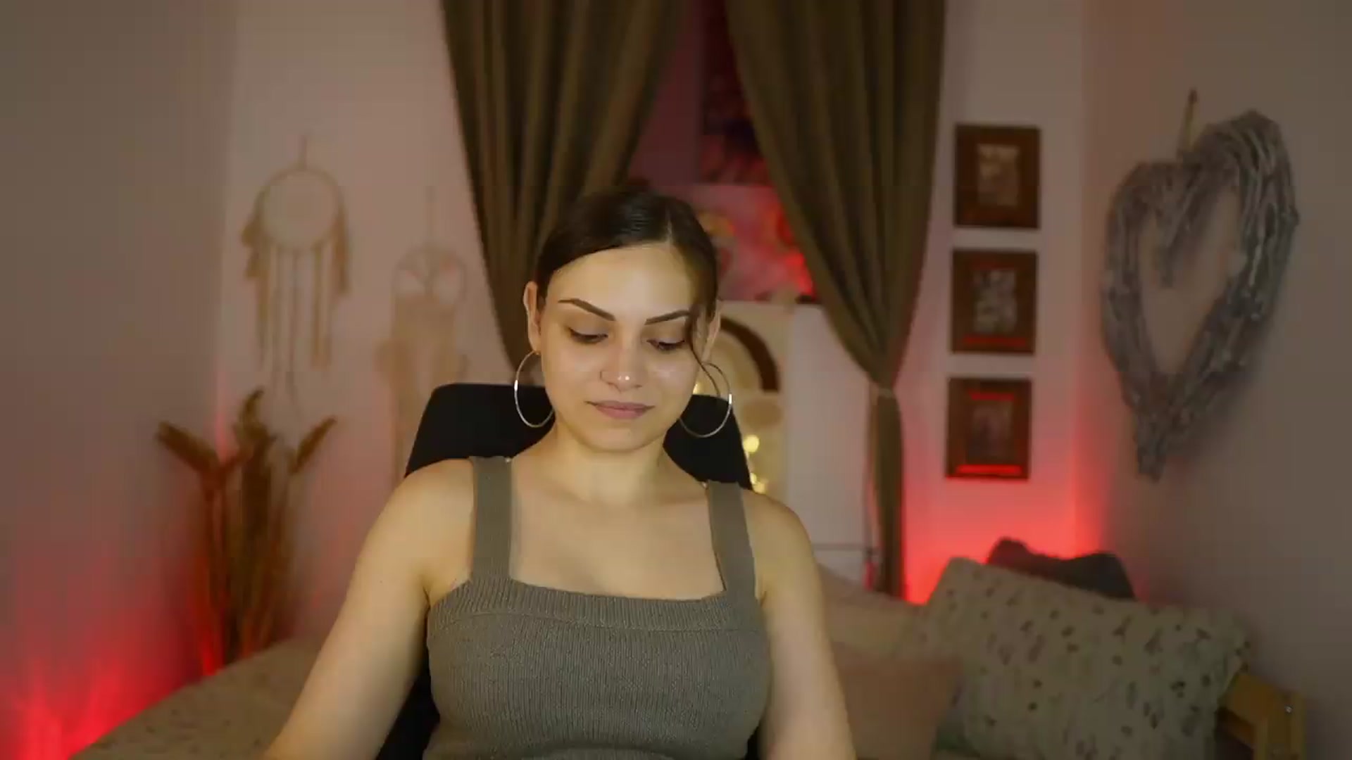 Gallery image thumbnail from Chloe_Cane's myfreecams stream on, 08/06/2026, 22:48 image 20 of 20