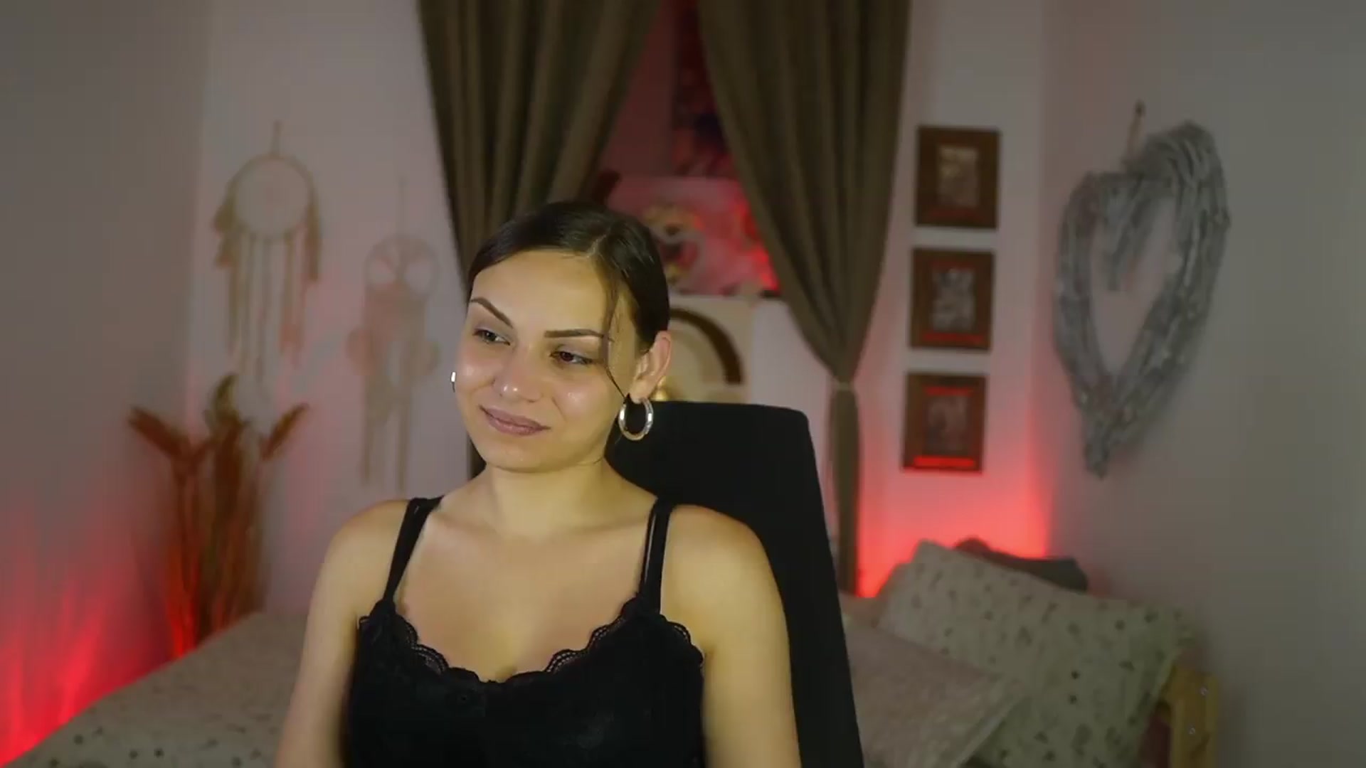 Gallery image thumbnail from Chloe_Cane's myfreecams stream on, 08/12/2026, 20:23 image 8 of 20