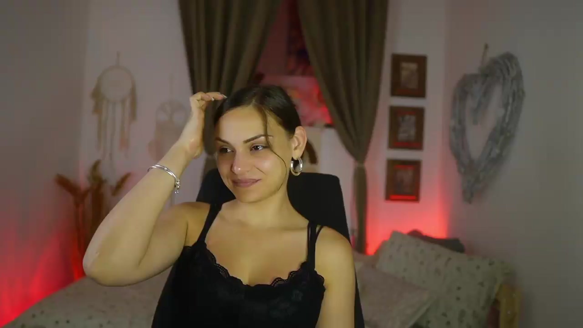 Gallery image thumbnail from Chloe_Cane's myfreecams stream on, 08/12/2026, 20:23 image 13 of 20