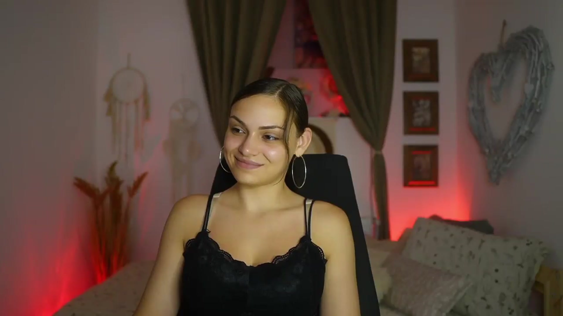 Gallery image thumbnail from Chloe_Cane's myfreecams stream on, 08/14/2026, 23:23 image 10 of 20