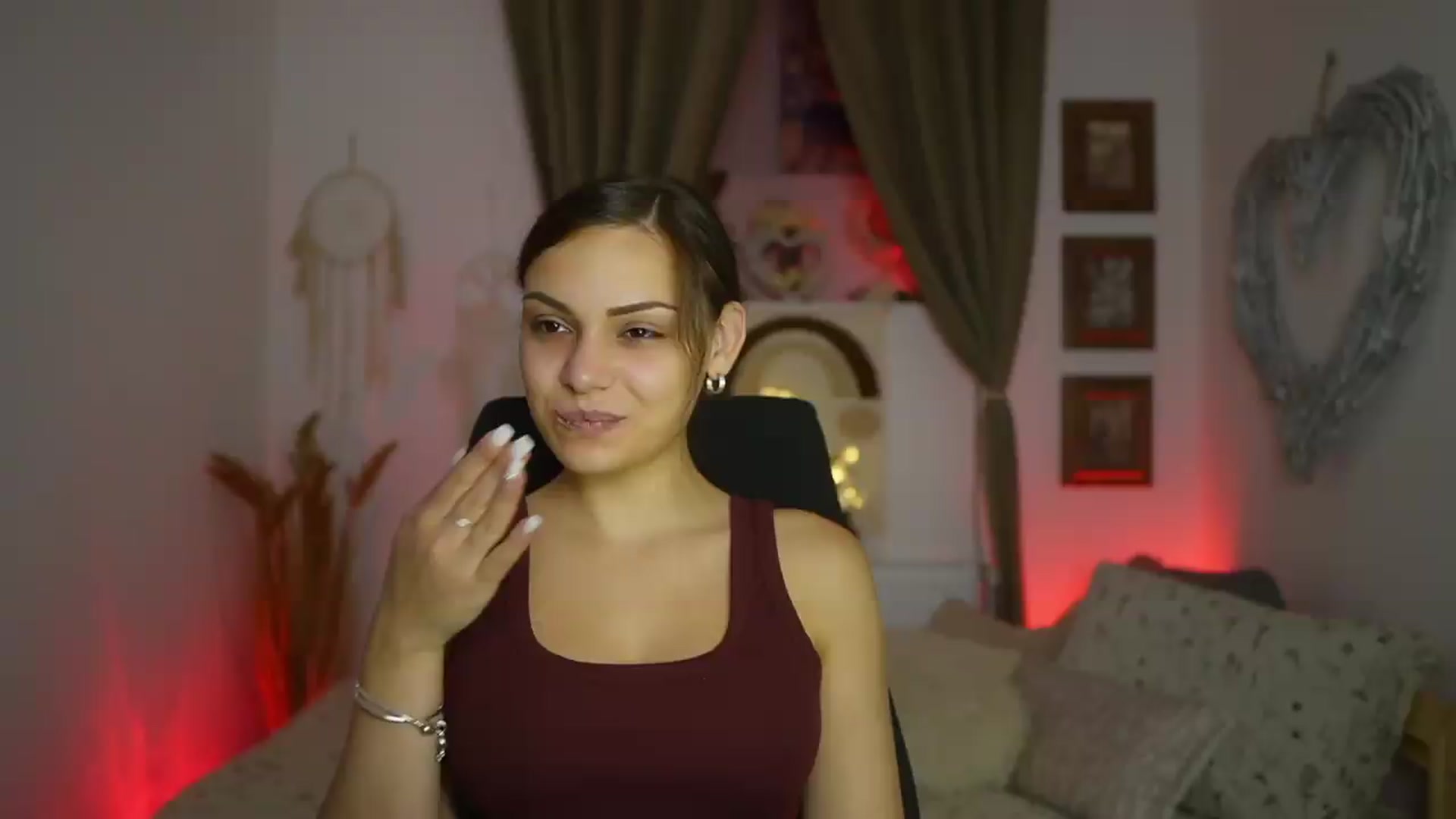Gallery image thumbnail from Chloe_Cane's myfreecams stream on, 08/16/2026, 18:23 image 18 of 20