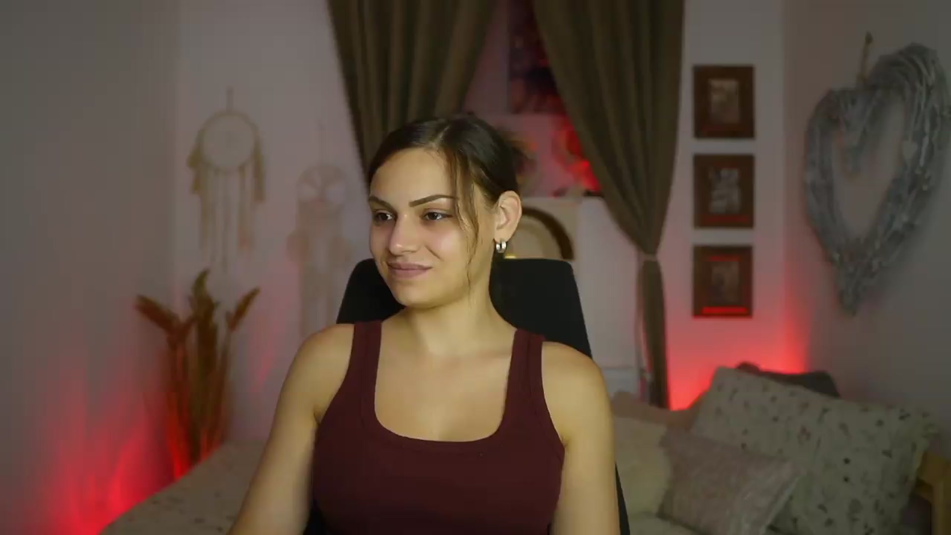 Gallery image thumbnail from Chloe_Cane's myfreecams stream on, 08/16/2026, 18:23 image 19 of 20
