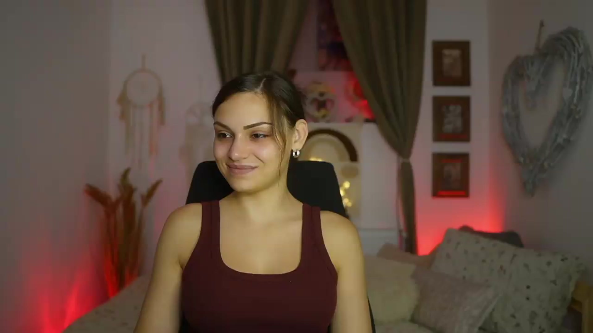 Gallery image thumbnail from Chloe_Cane's myfreecams stream on, 08/16/2026, 18:23 image 20 of 20