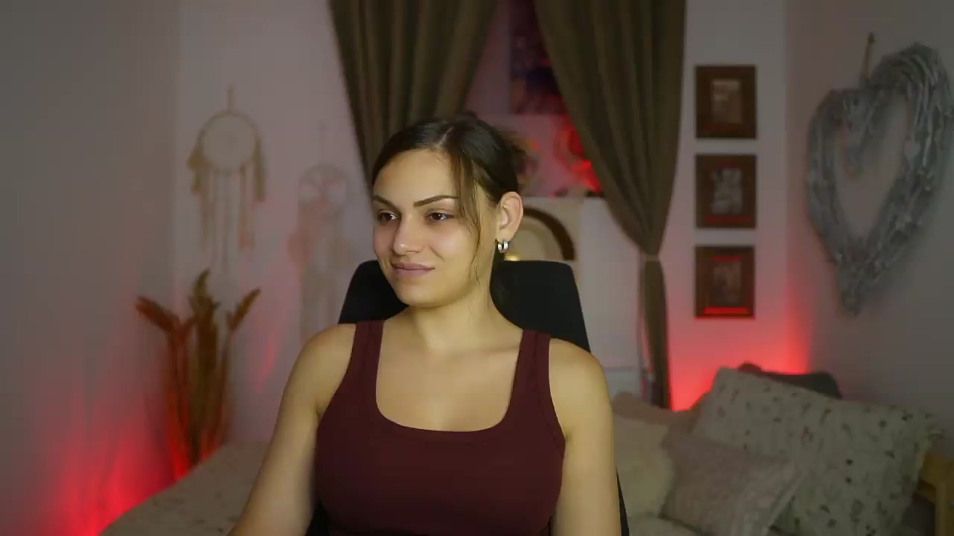 Gallery image thumbnail from Chloe_Cane's myfreecams stream on, 08/16/2026, 18:23 image 4 of 20