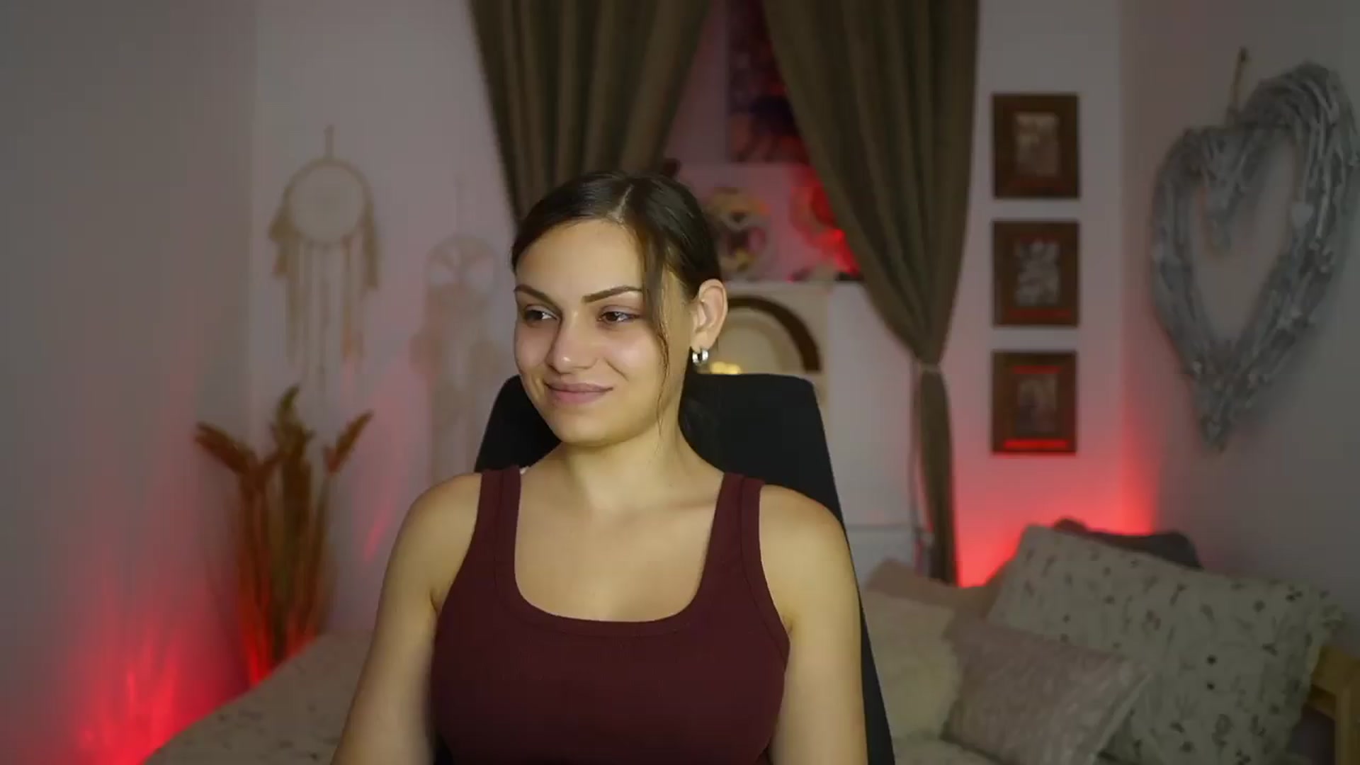Gallery image thumbnail from Chloe_Cane's myfreecams stream on, 08/16/2026, 19:50 image 2 of 20