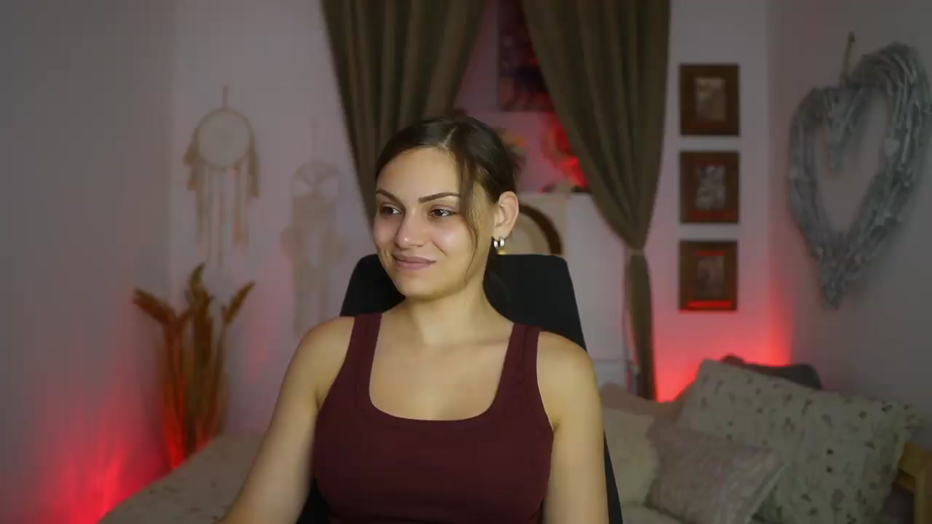 Gallery image thumbnail from Chloe_Cane's myfreecams stream on, 08/16/2026, 19:50 image 7 of 20