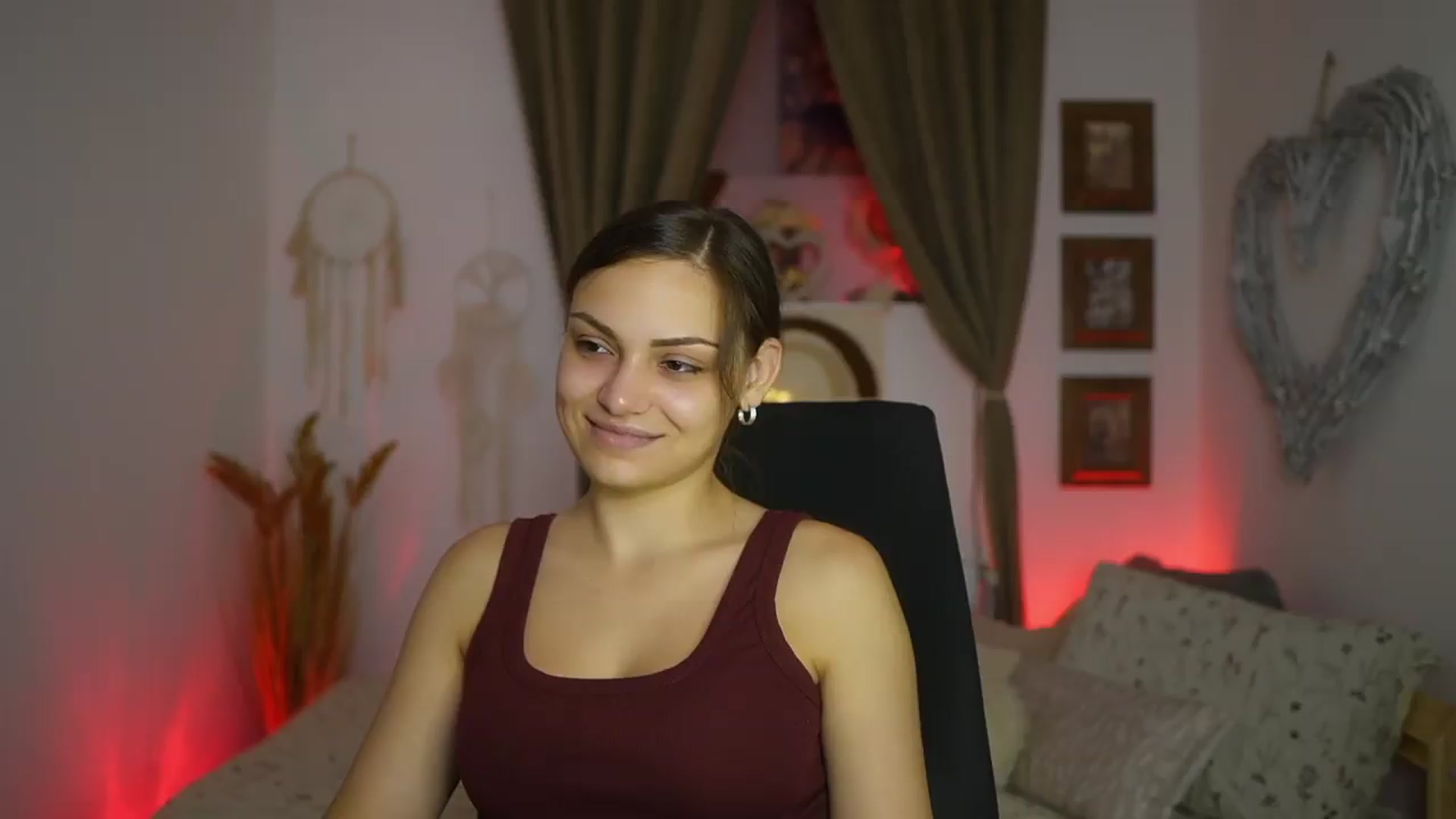 Gallery image thumbnail from Chloe_Cane's myfreecams stream on, 08/16/2026, 19:50 image 19 of 20