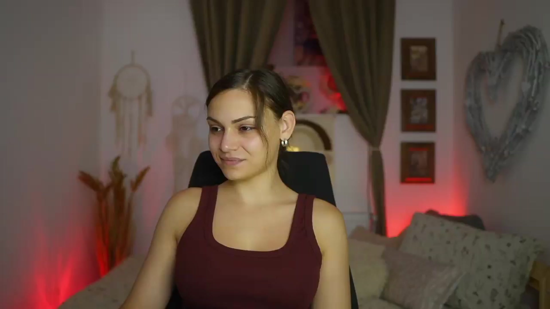 Gallery image thumbnail from Chloe_Cane's myfreecams stream on, 08/16/2026, 19:50 image 14 of 20