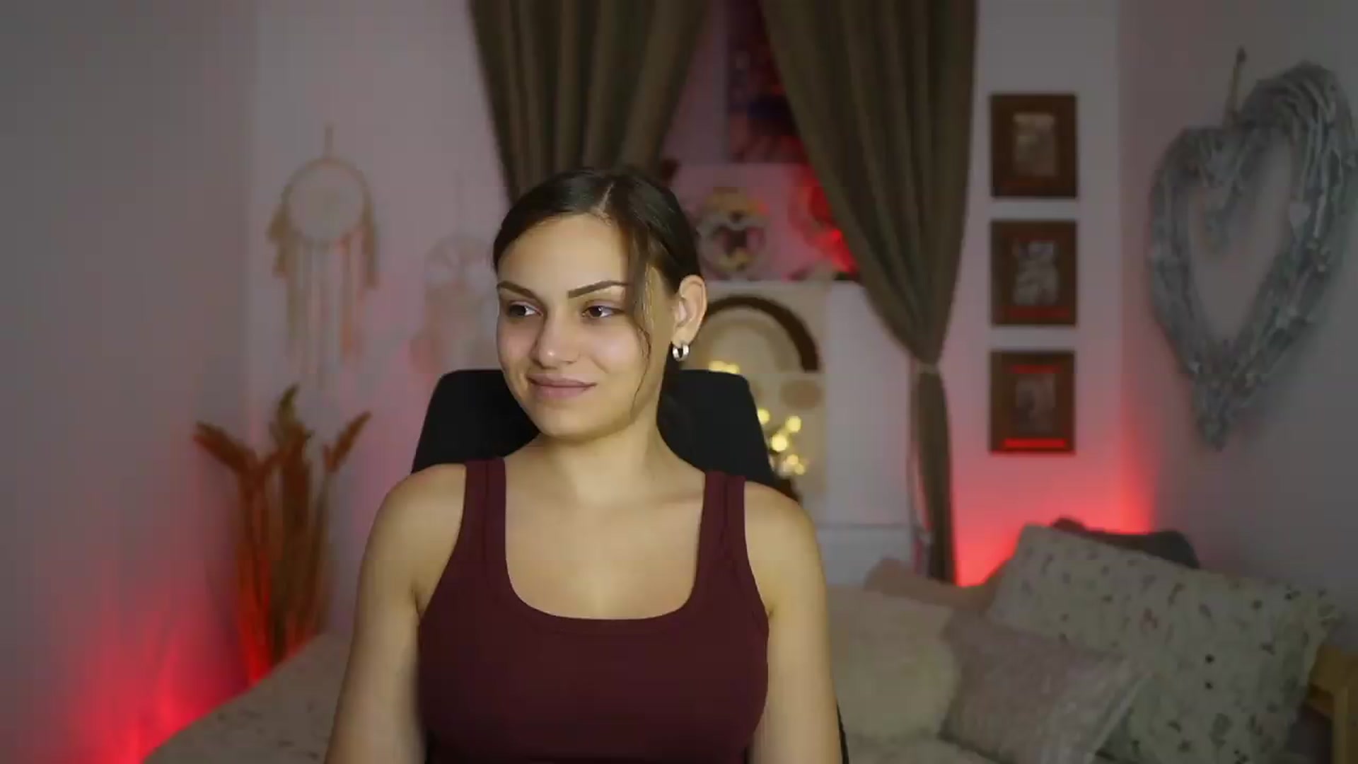 Gallery image thumbnail from Chloe_Cane's myfreecams stream on, 08/16/2026, 19:50 image 4 of 20