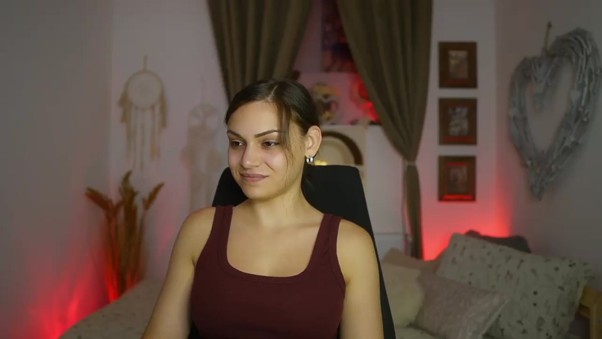 Gallery image thumbnail from Chloe_Cane's myfreecams stream on, 08/16/2026, 21:37 image 9 of 20