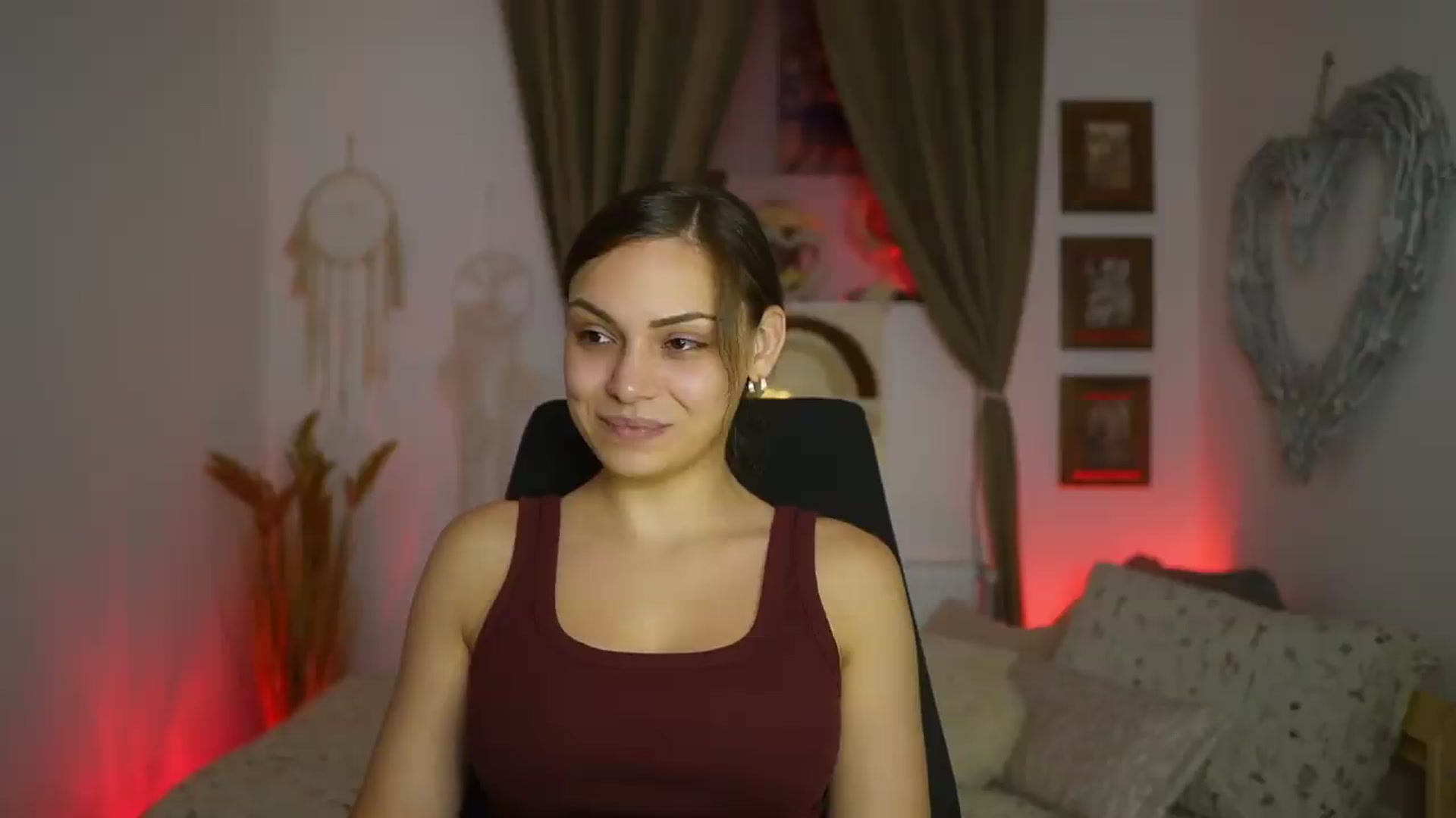 Gallery image thumbnail from Chloe_Cane's myfreecams stream on, 08/16/2026, 21:37 image 3 of 20