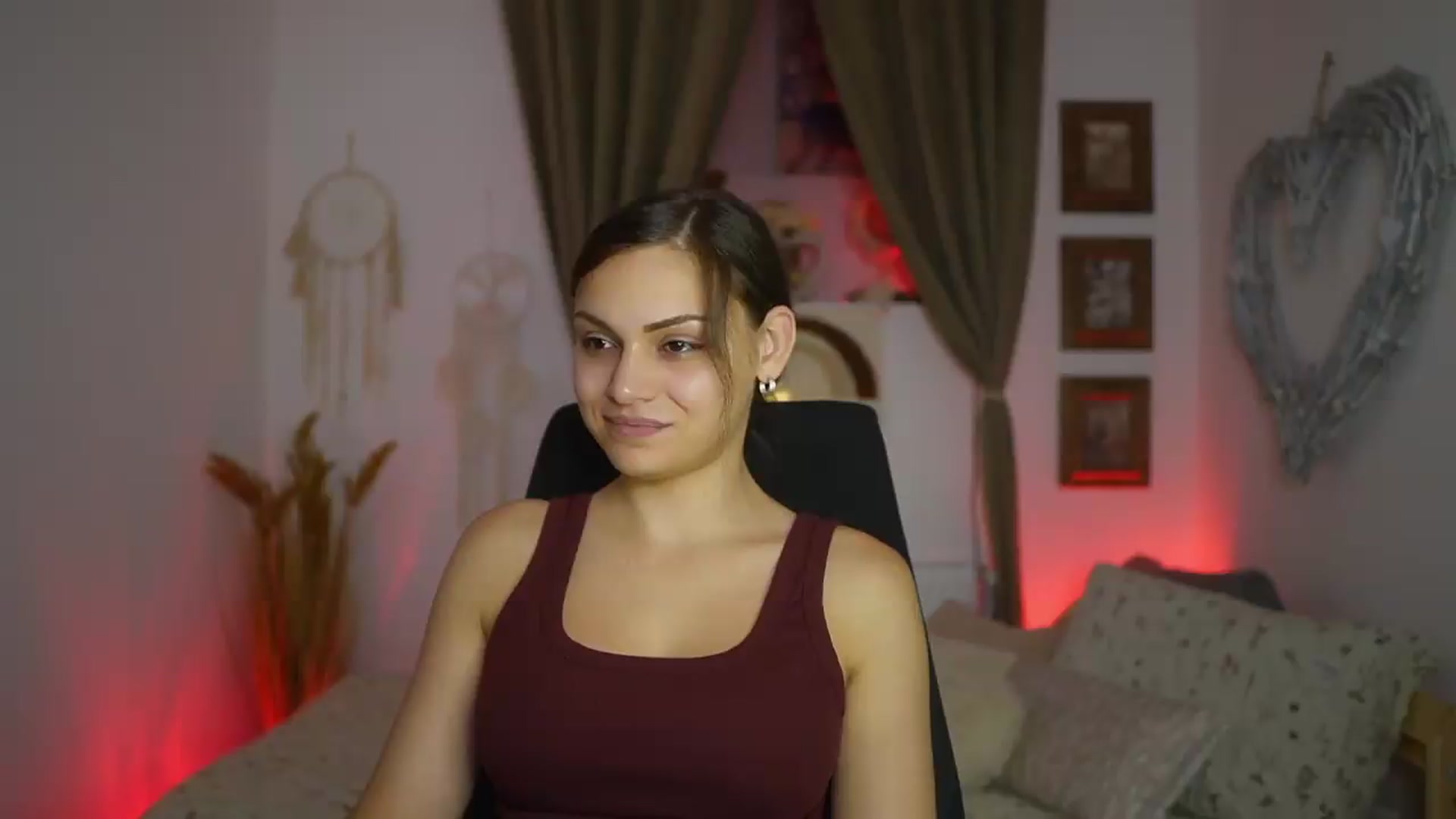 Gallery image thumbnail from Chloe_Cane's myfreecams stream on, 08/16/2026, 21:37 image 16 of 20