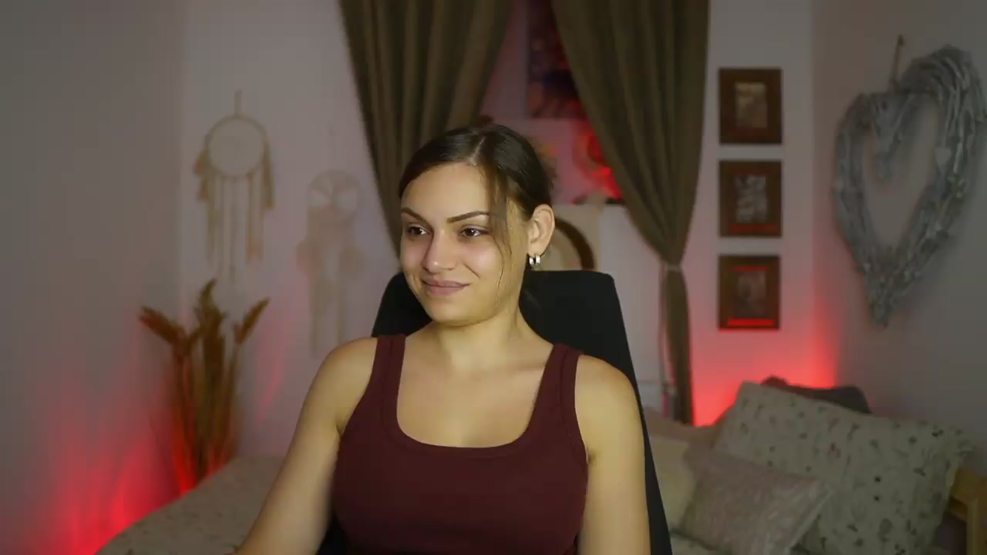 Gallery image thumbnail from Chloe_Cane's myfreecams stream on, 08/16/2026, 21:37 image 4 of 20