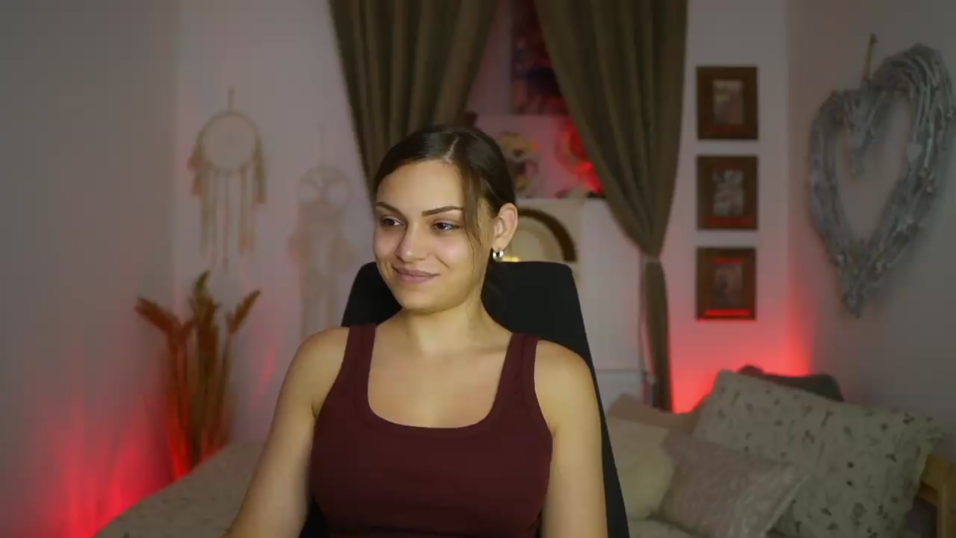 Gallery image thumbnail from Chloe_Cane's myfreecams stream on, 08/16/2026, 21:37 image 11 of 20