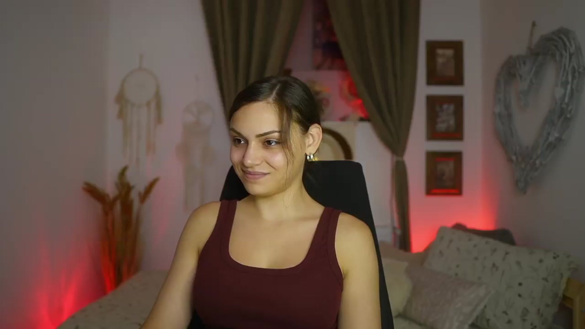 Gallery image thumbnail from Chloe_Cane's myfreecams stream on, 08/16/2026, 21:37 image 8 of 20