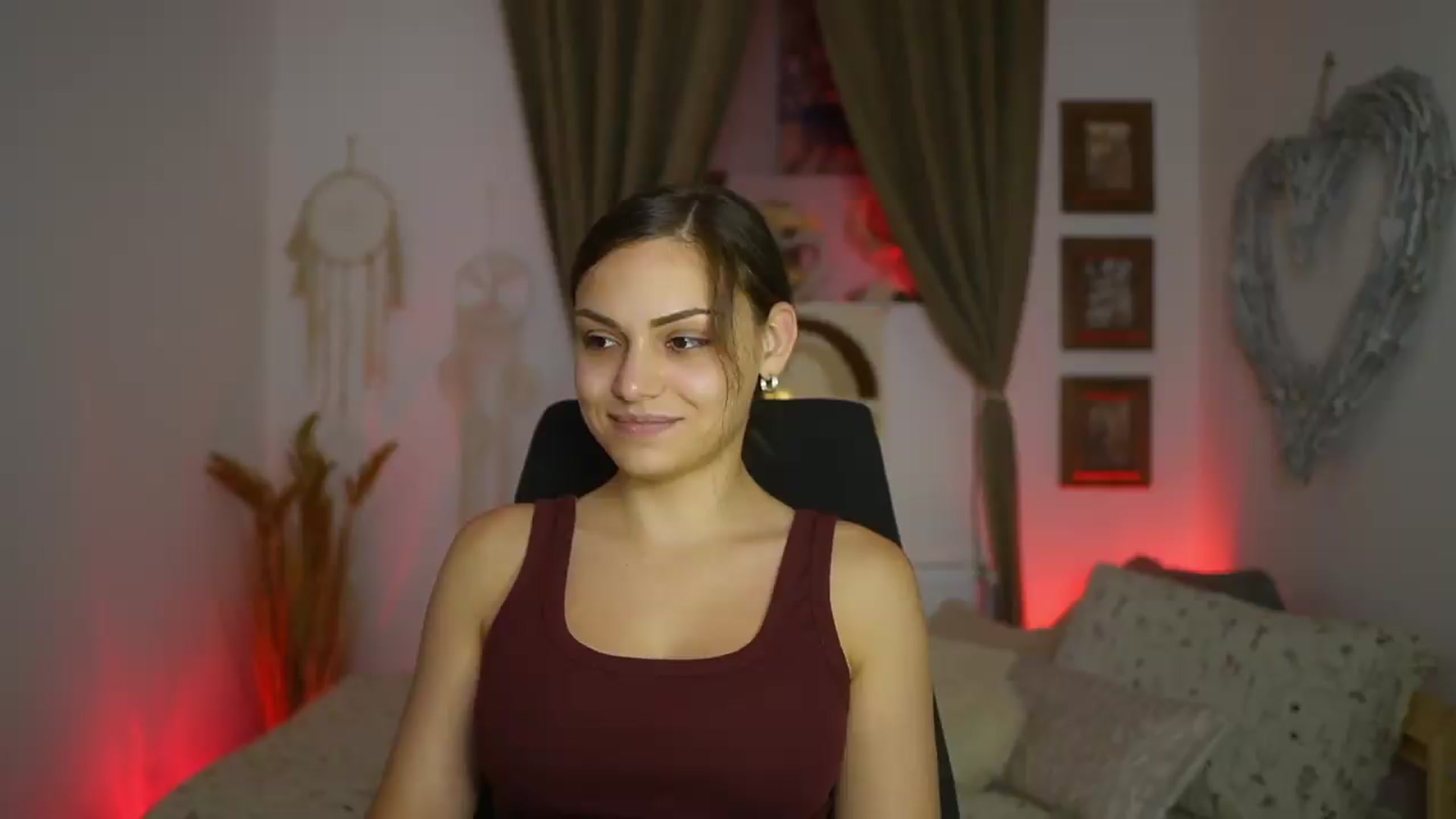 Gallery image thumbnail from Chloe_Cane's myfreecams stream on, 08/16/2026, 21:37 image 7 of 20