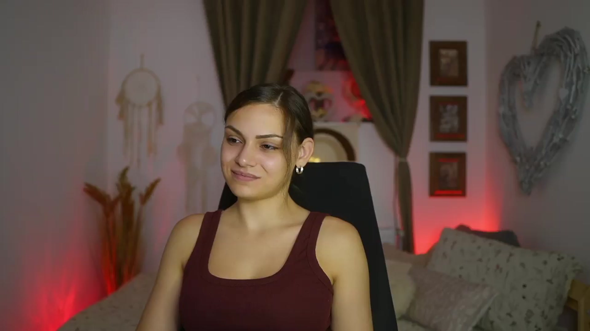 Gallery image thumbnail from Chloe_Cane's myfreecams stream on, 08/16/2026, 21:37 image 20 of 20