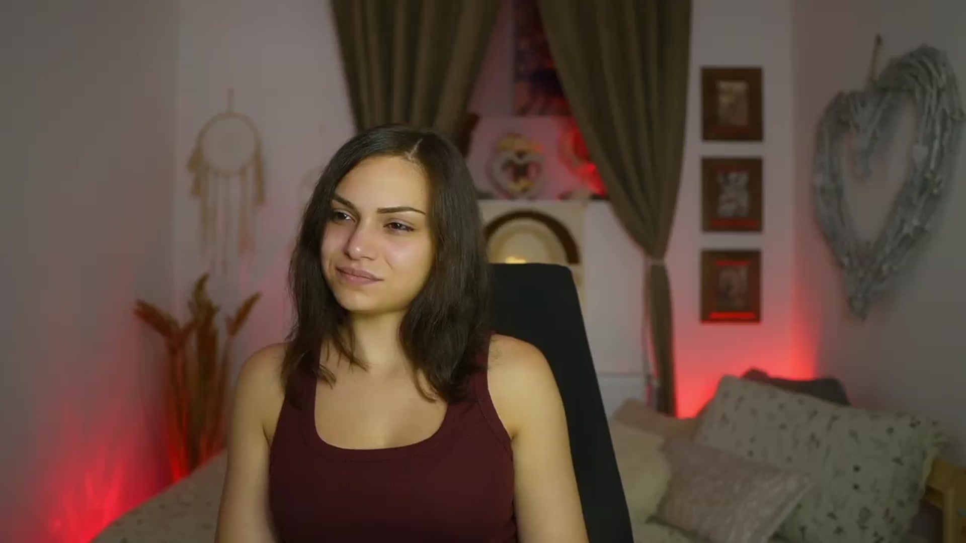 Gallery image thumbnail from Chloe_Cane's myfreecams stream on, 08/16/2026, 22:51 image 16 of 20