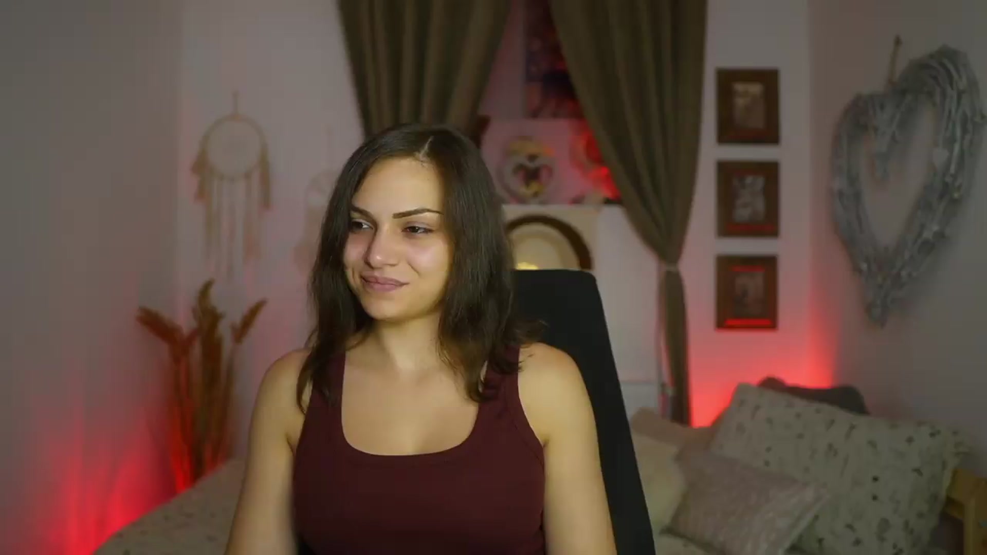Gallery image thumbnail from Chloe_Cane's myfreecams stream on, 08/16/2026, 22:51 image 12 of 20