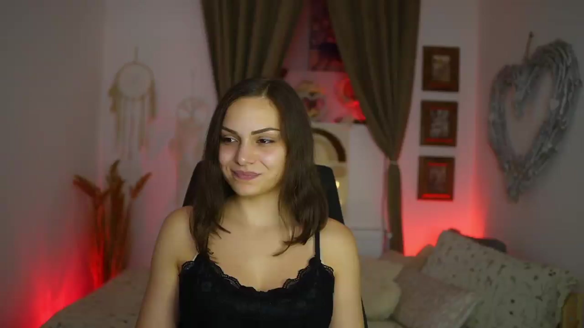Gallery image thumbnail from Chloe_Cane's myfreecams stream on, 08/19/2026, 22:36 image 9 of 20
