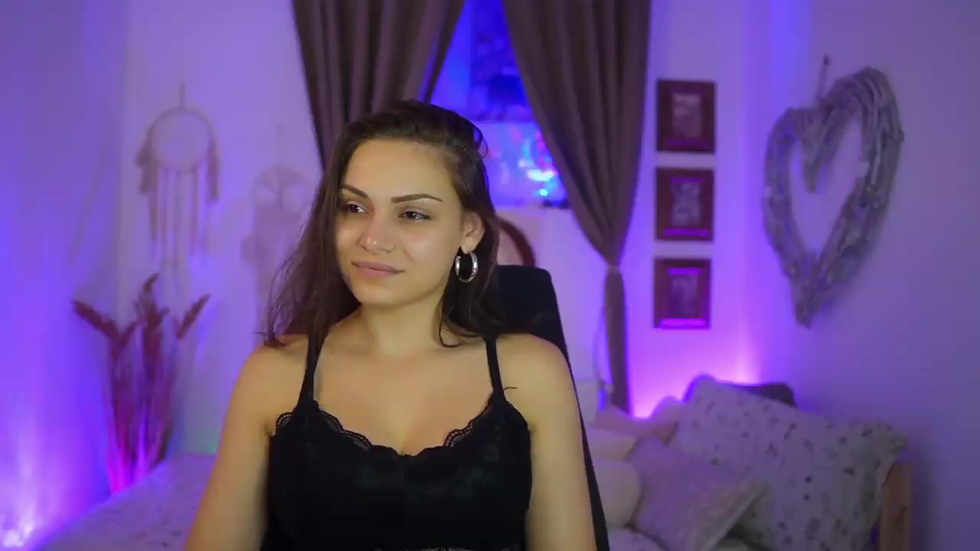 Gallery image thumbnail from Chloe_Cane's myfreecams stream on, 08/27/2026, 20:09 image 20 of 20