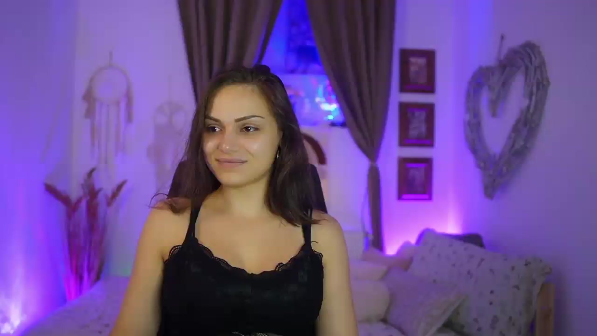Gallery image thumbnail from Chloe_Cane's myfreecams stream on, 08/27/2026, 20:09 image 8 of 20