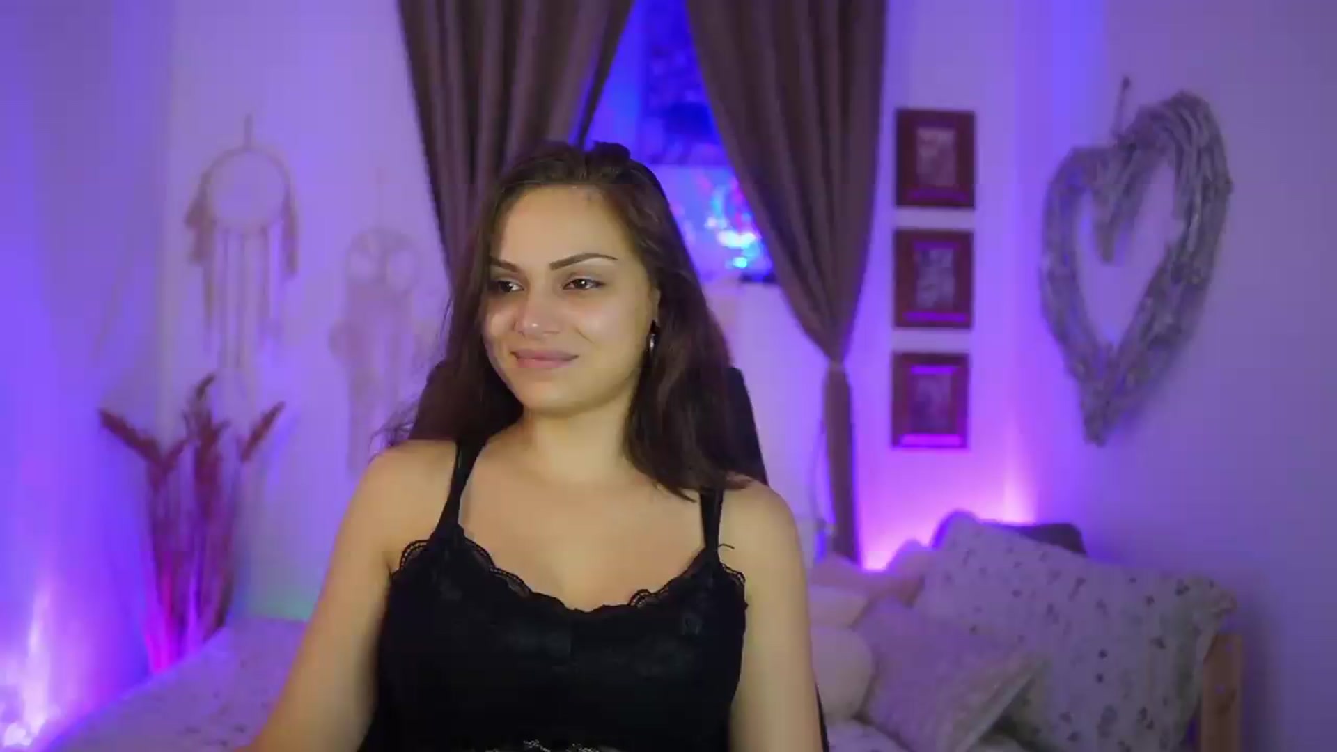 Gallery image thumbnail from Chloe_Cane's myfreecams stream on, 08/27/2026, 20:09 image 6 of 20