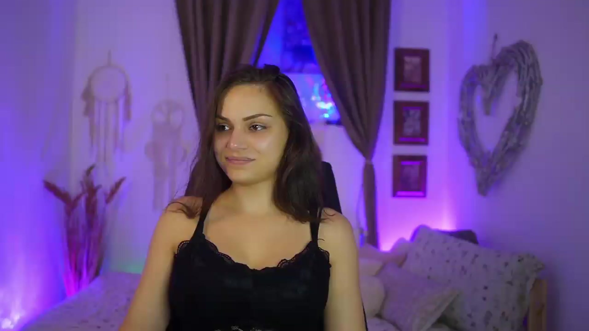 Gallery image thumbnail from Chloe_Cane's myfreecams stream on, 08/27/2026, 20:09 image 9 of 20