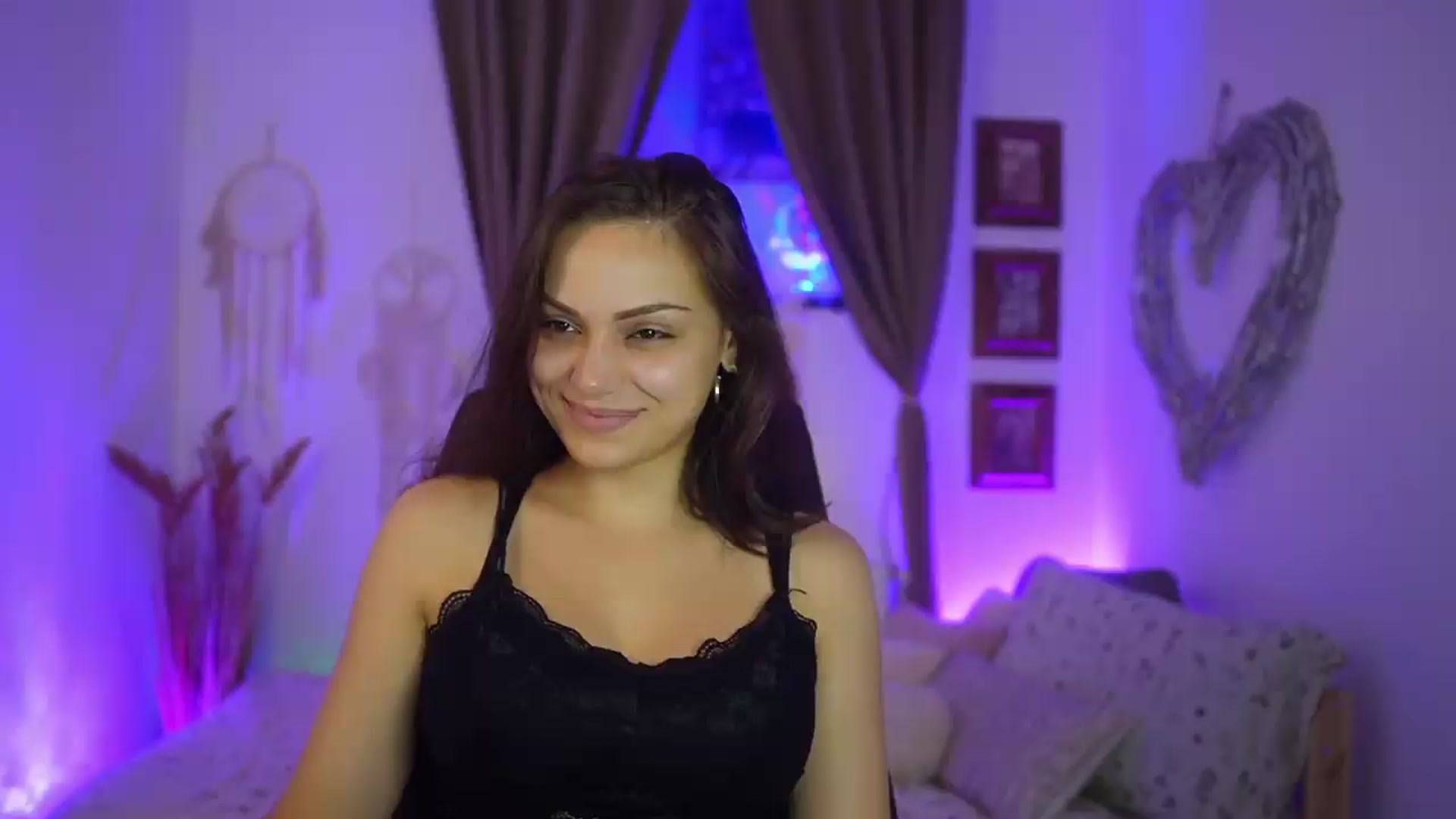 Gallery image thumbnail from Chloe_Cane's myfreecams stream on, 08/27/2026, 20:09 image 5 of 20