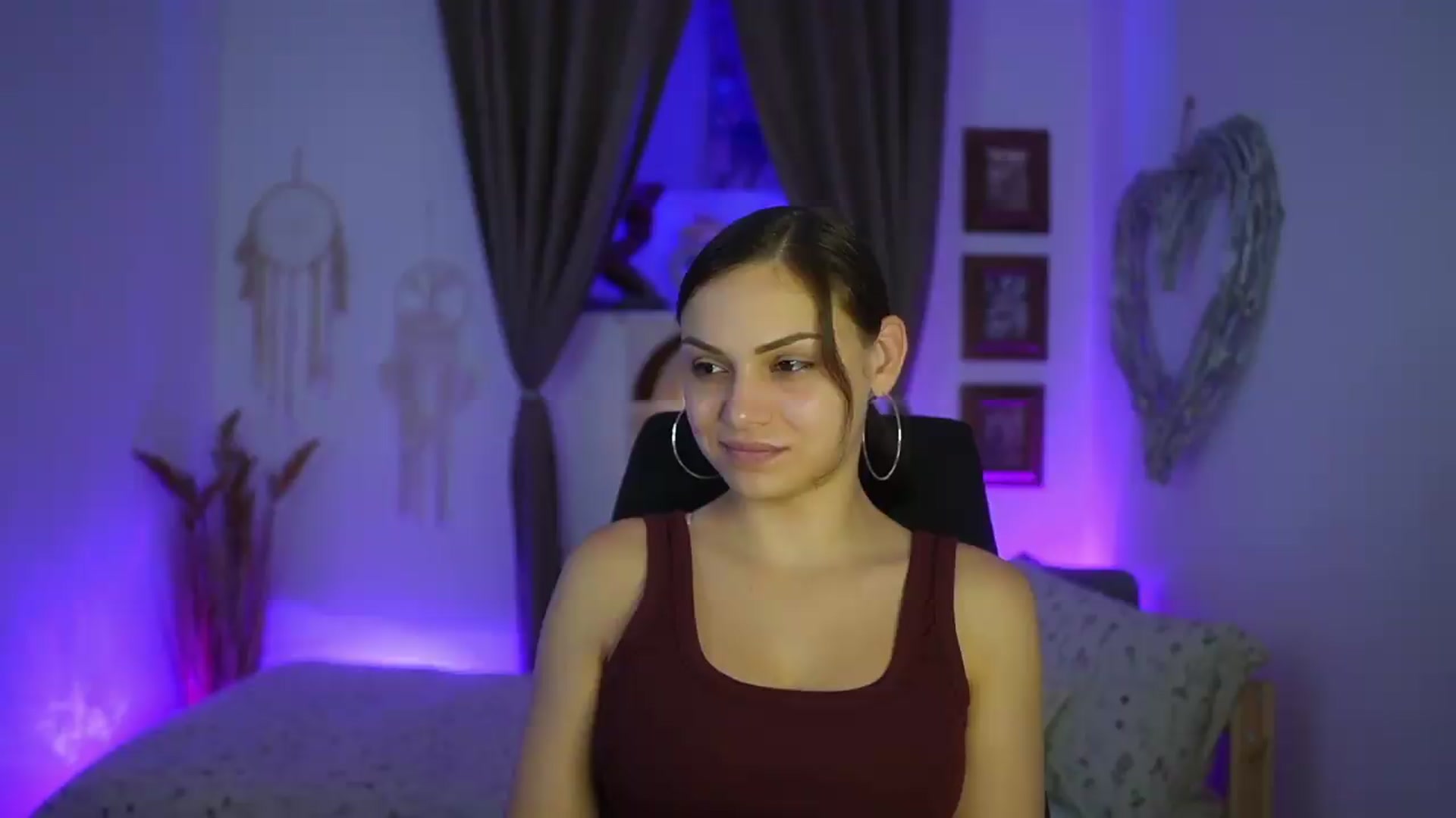 Gallery image thumbnail from Chloe_Cane's myfreecams stream on, 08/28/2026, 21:11 image 4 of 20