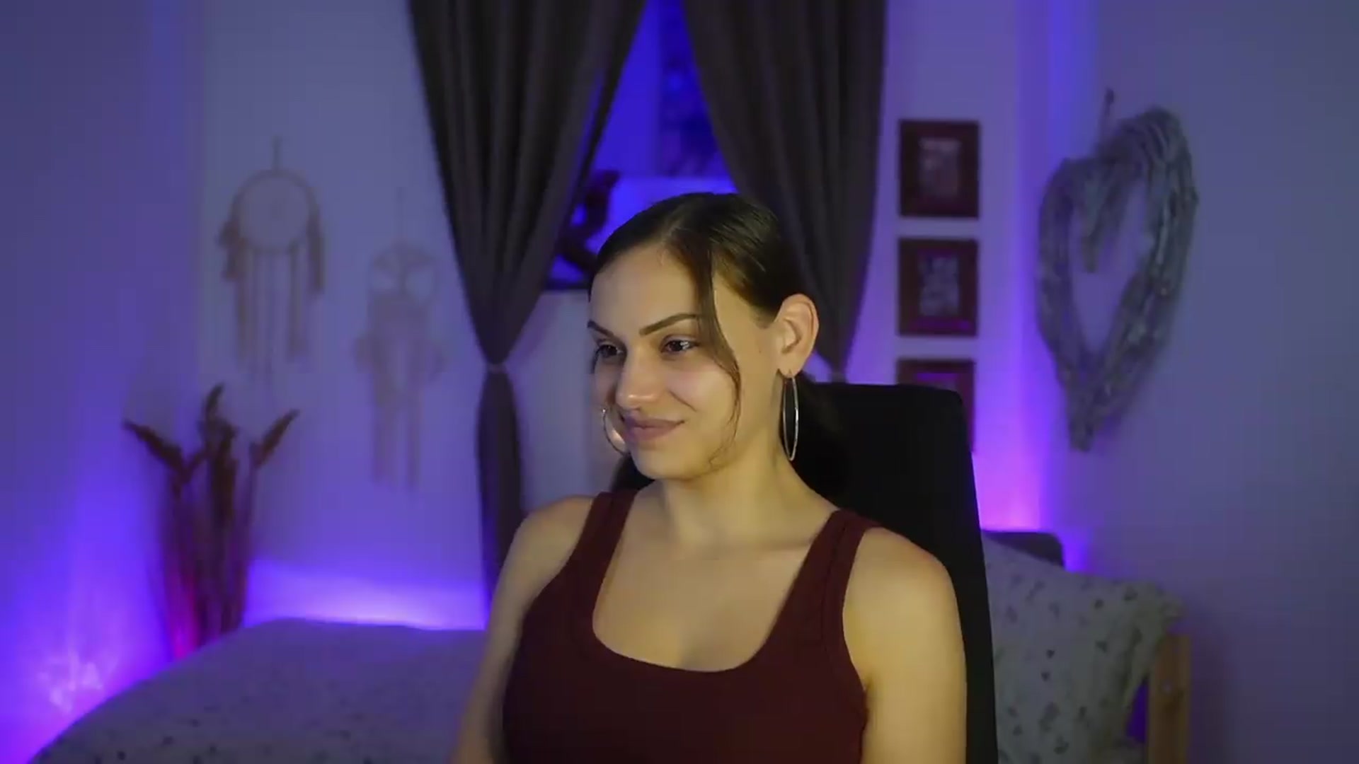 Gallery image thumbnail from Chloe_Cane's myfreecams stream on, 08/28/2026, 21:11 image 20 of 20