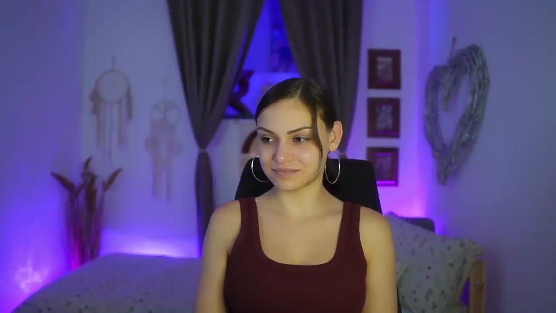 Gallery image thumbnail from Chloe_Cane's myfreecams stream on, 08/28/2026, 21:11 image 6 of 20