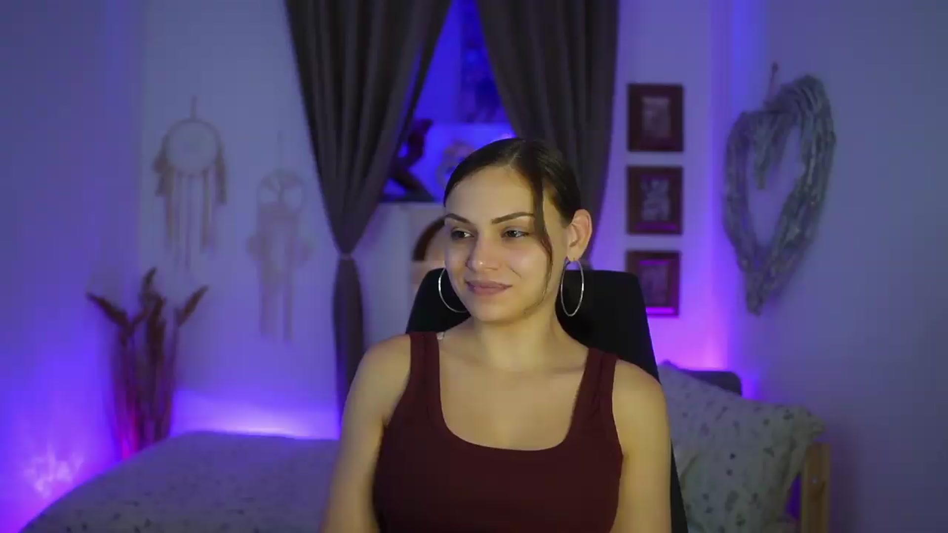 Gallery image thumbnail from Chloe_Cane's myfreecams stream on, 08/28/2026, 21:11 image 8 of 20