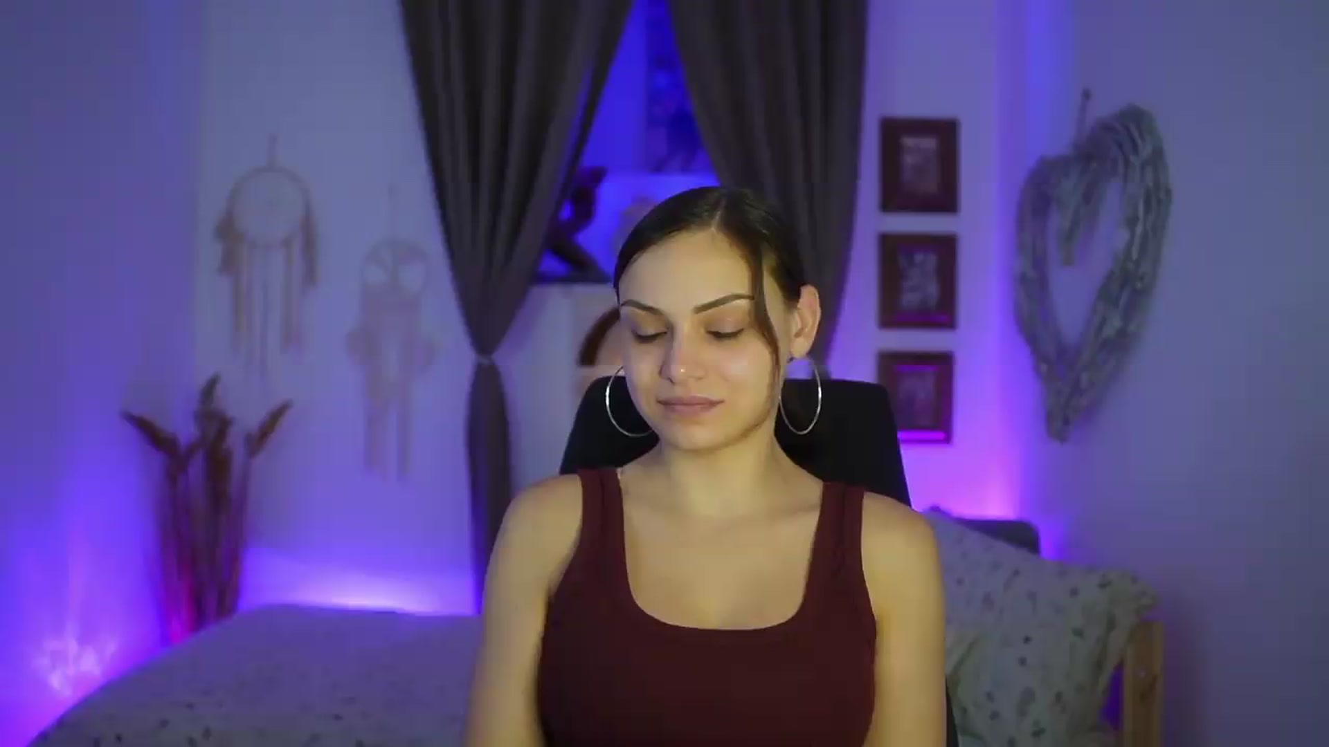 Gallery image thumbnail from Chloe_Cane's myfreecams stream on, 08/28/2026, 21:11 image 3 of 20