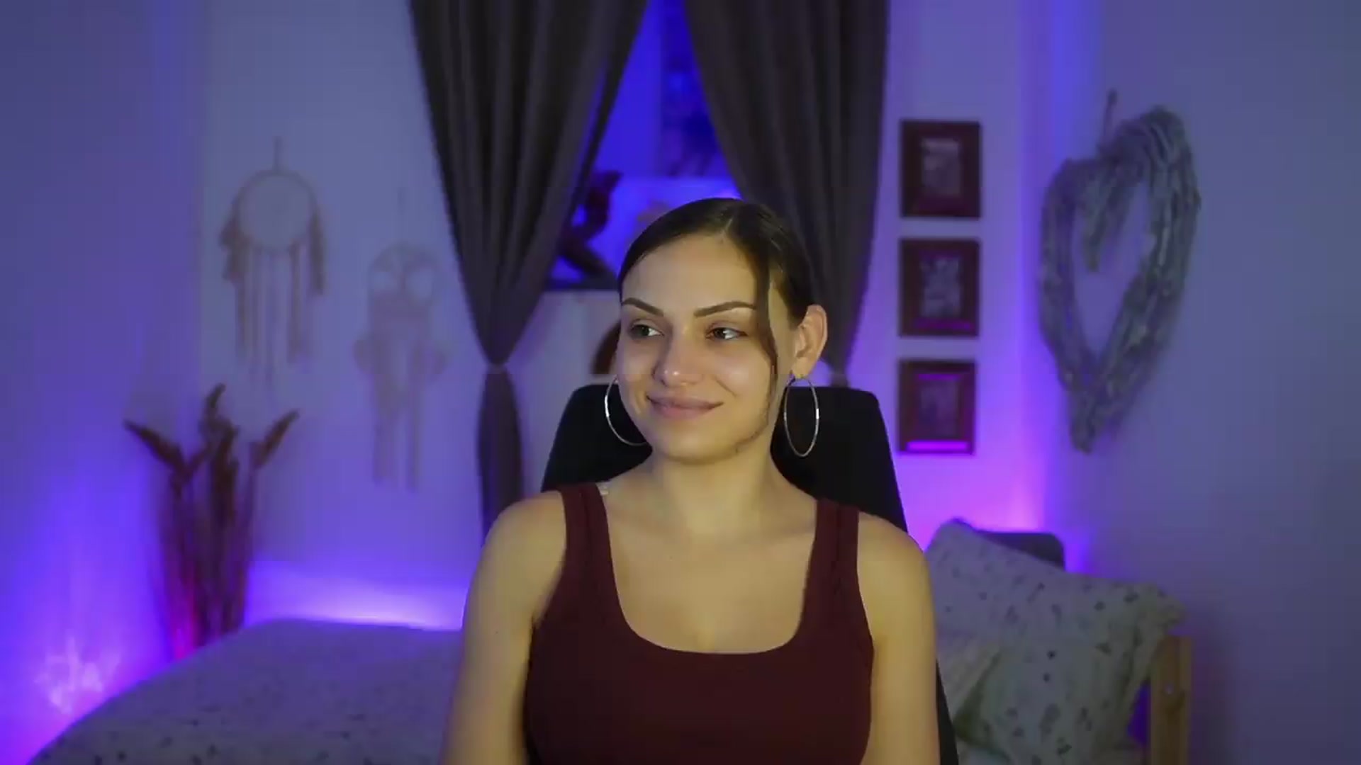 Gallery image thumbnail from Chloe_Cane's myfreecams stream on, 08/28/2026, 21:11 image 9 of 20