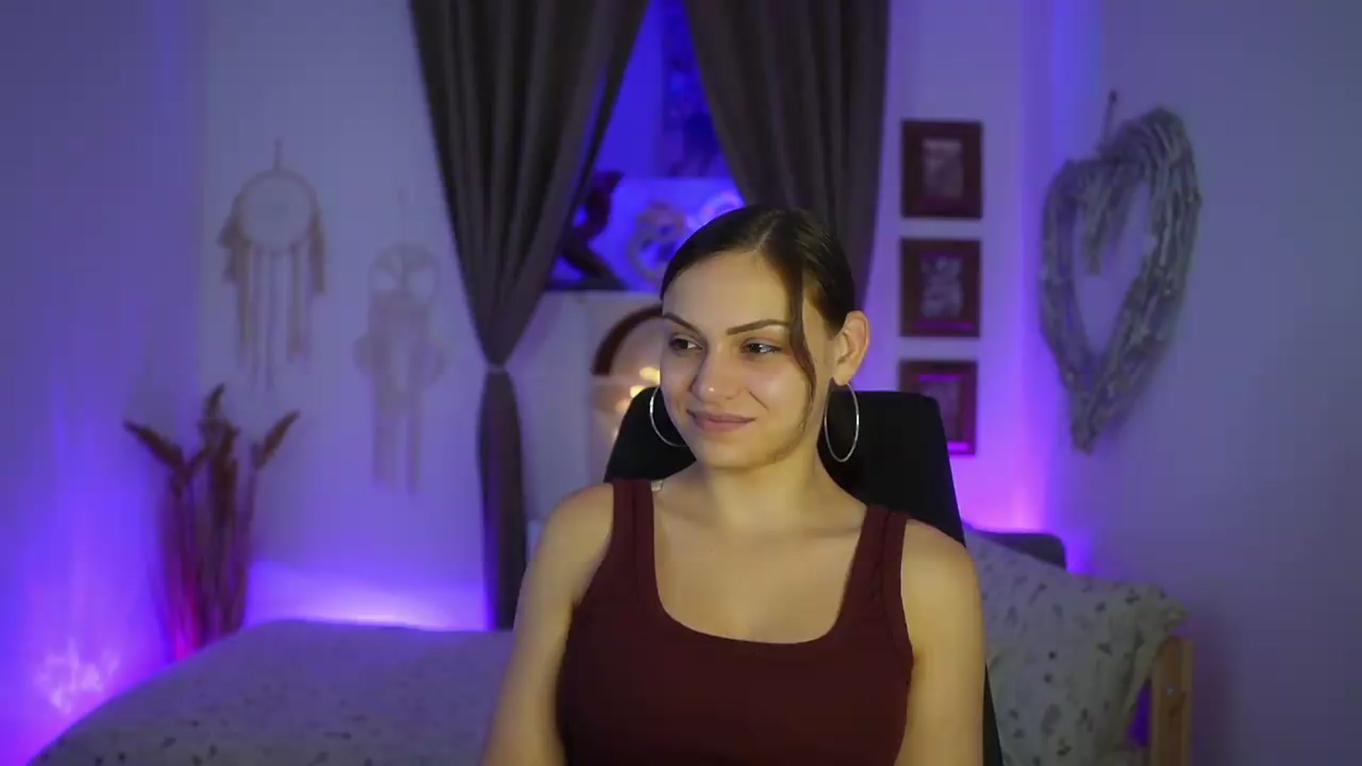 Gallery image thumbnail from Chloe_Cane's myfreecams stream on, 08/28/2026, 21:11 image 12 of 20