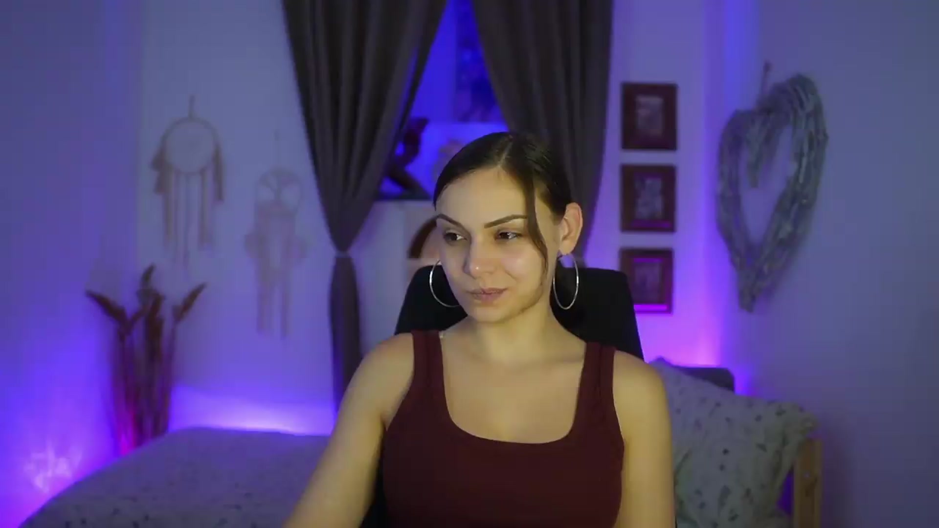 Gallery image thumbnail from Chloe_Cane's myfreecams stream on, 08/28/2026, 21:11 image 5 of 20