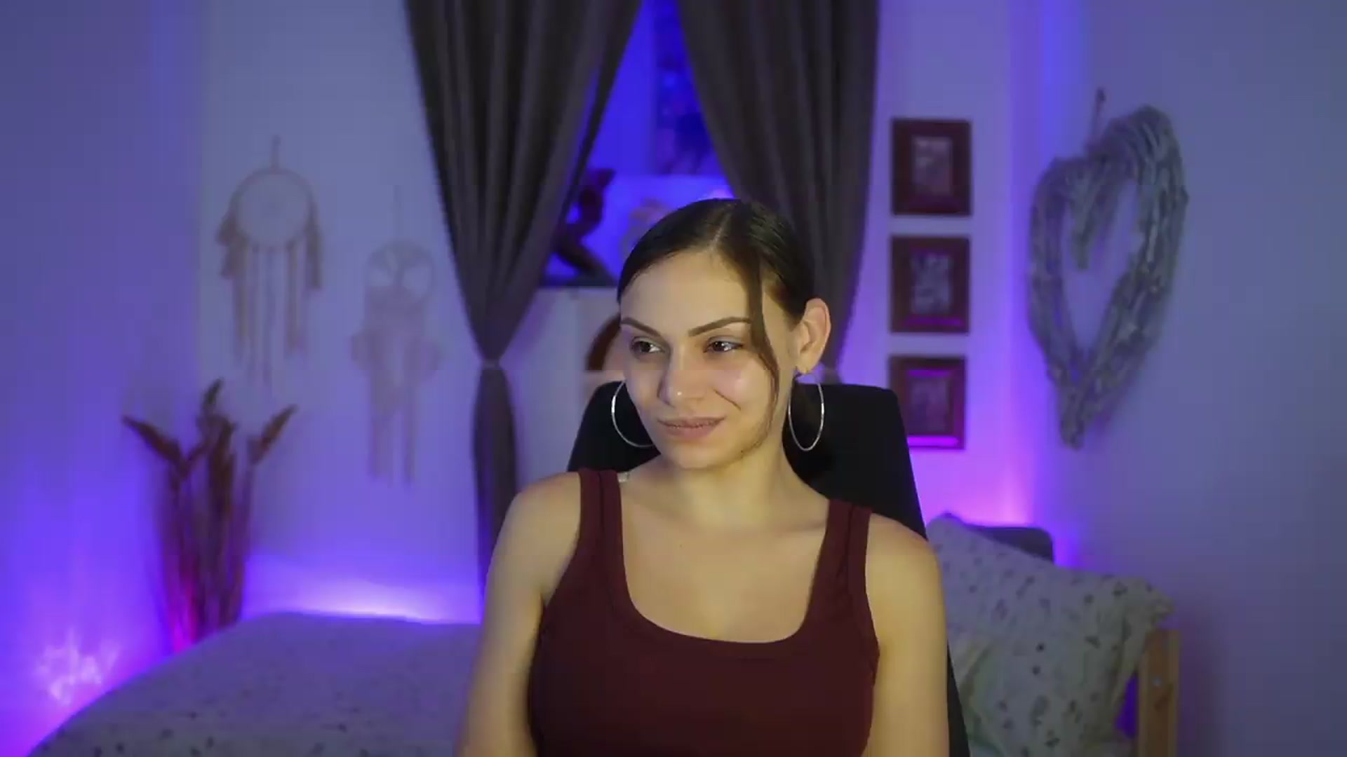 Gallery image thumbnail from Chloe_Cane's myfreecams stream on, 08/28/2026, 21:11 image 11 of 20