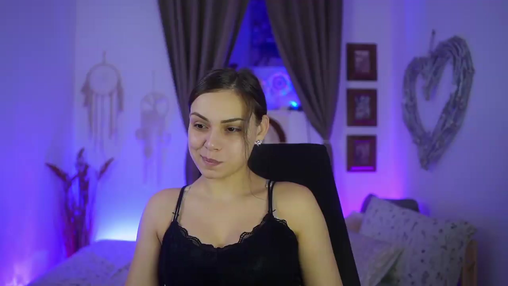 Gallery image thumbnail from Chloe_Cane's myfreecams stream on, 09/09/2026, 22:54 image 9 of 20