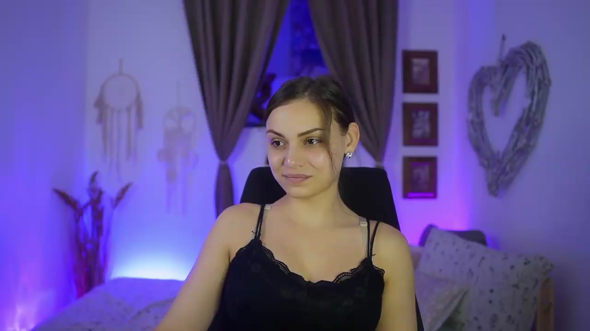 Gallery image thumbnail from Chloe_Cane's myfreecams stream on, 09/09/2026, 22:54 image 19 of 20