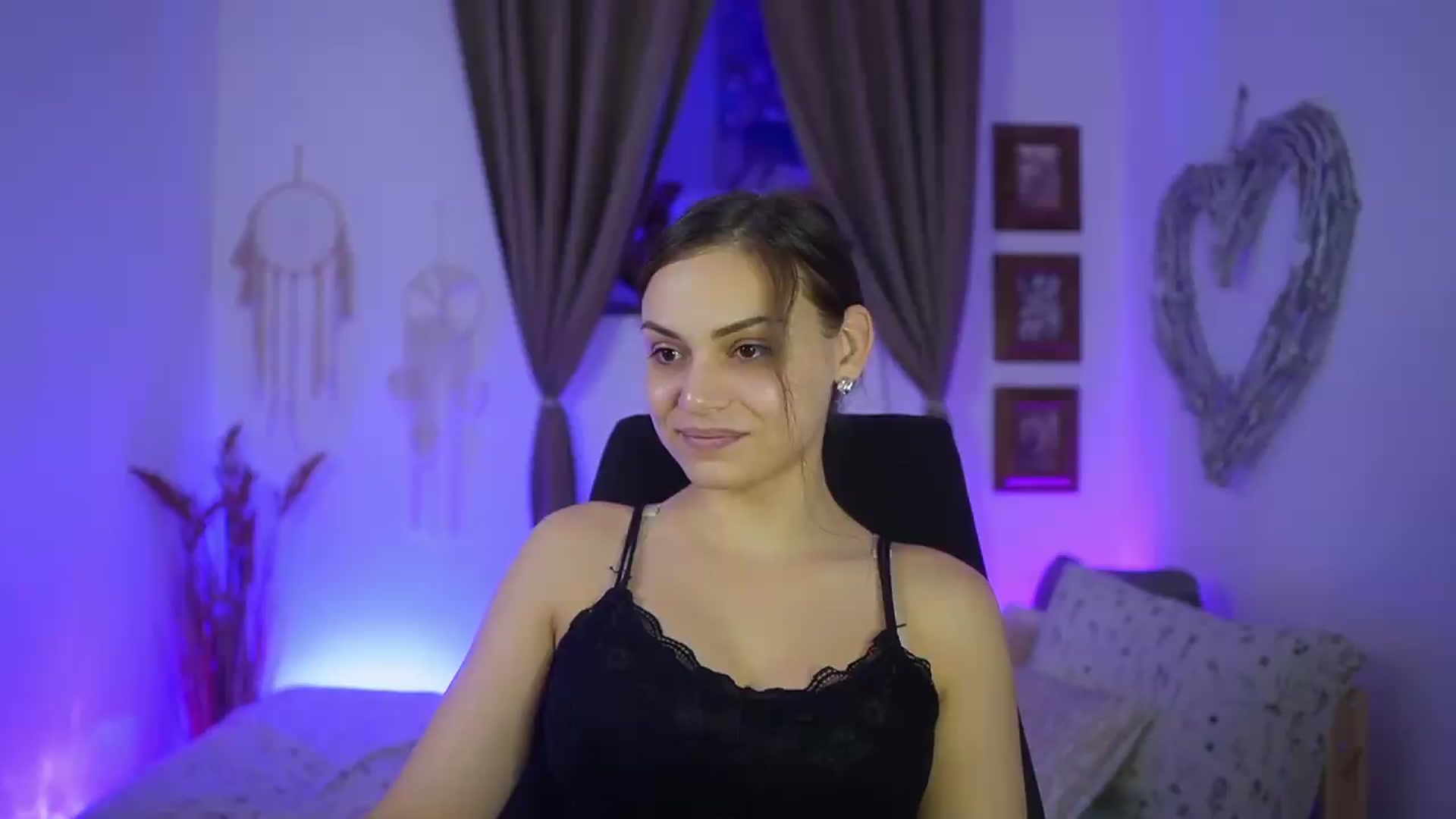 Gallery image thumbnail from Chloe_Cane's myfreecams stream on, 09/09/2026, 22:54 image 14 of 20