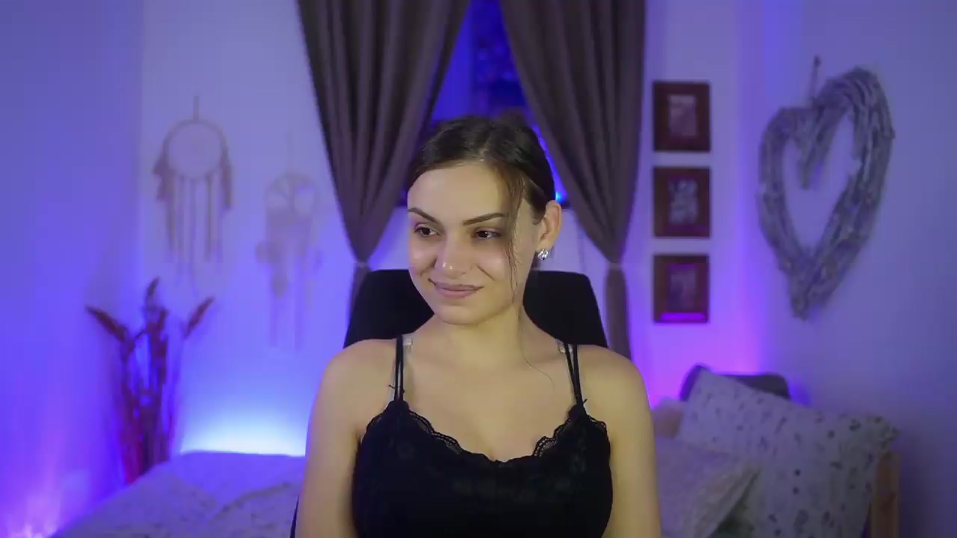 Gallery image thumbnail from Chloe_Cane's myfreecams stream on, 09/09/2026, 22:54 image 6 of 20