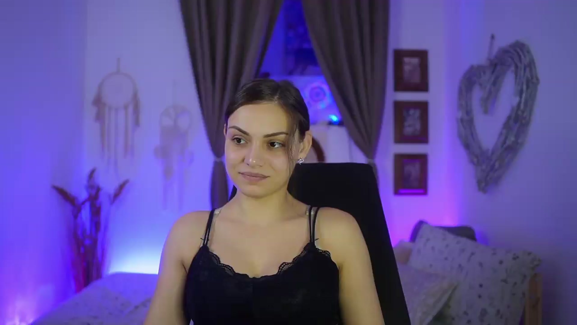 Gallery image thumbnail from Chloe_Cane's myfreecams stream on, 09/09/2026, 22:54 image 17 of 20