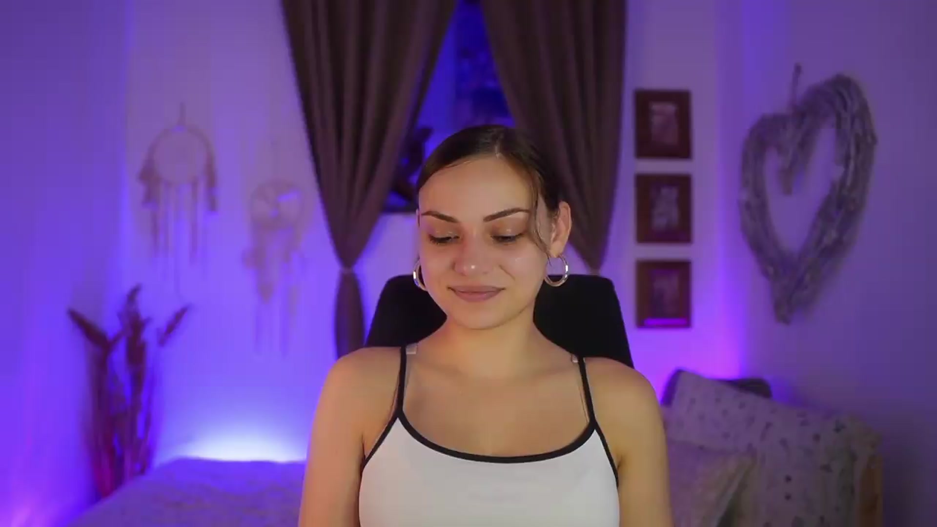 Gallery image thumbnail from Chloe_Cane's myfreecams stream on, 09/13/2026, 19:57 image 11 of 20