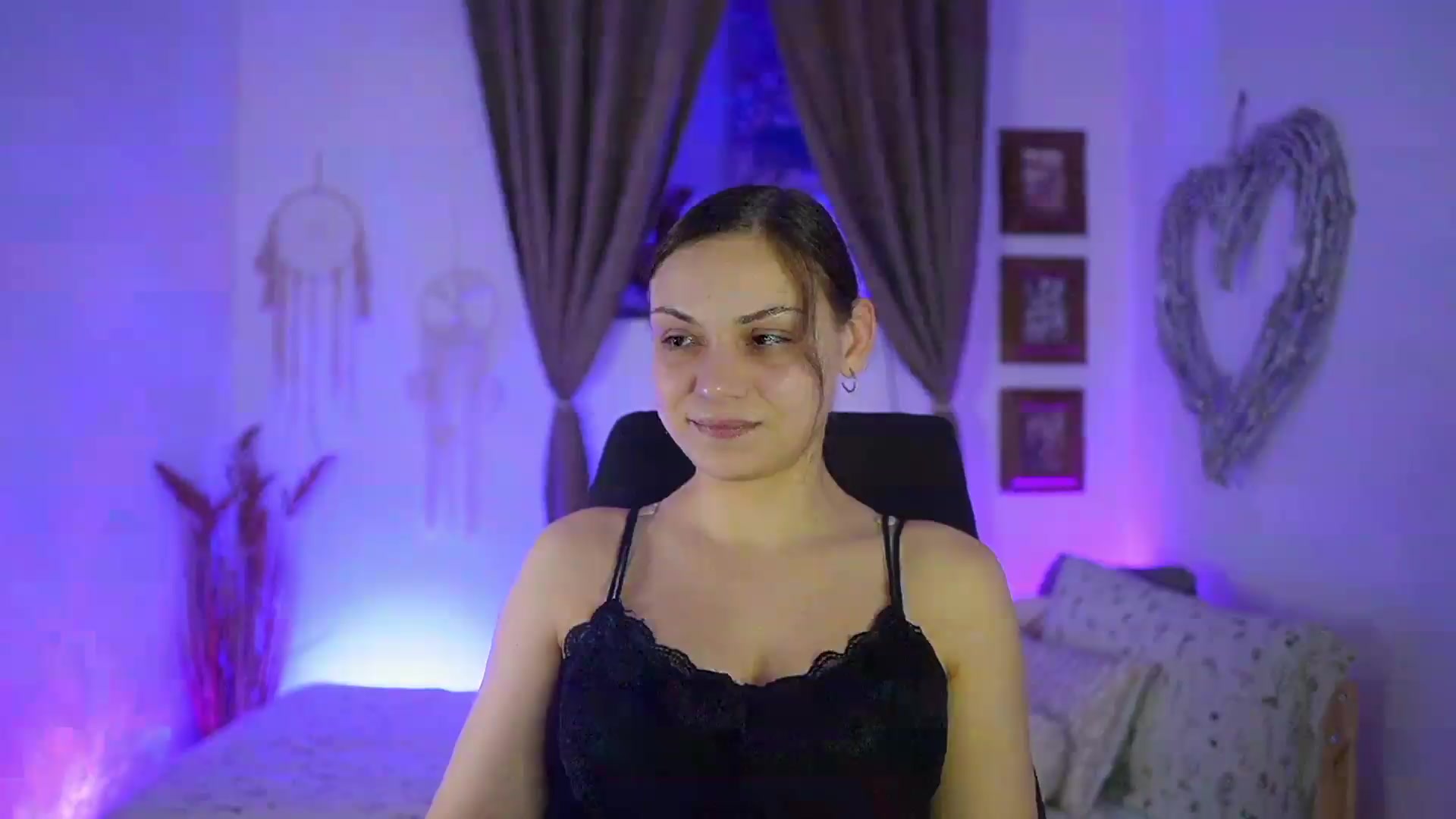 Gallery image thumbnail from Chloe_Cane's myfreecams stream on, 09/16/2026, 18:58 image 7 of 20