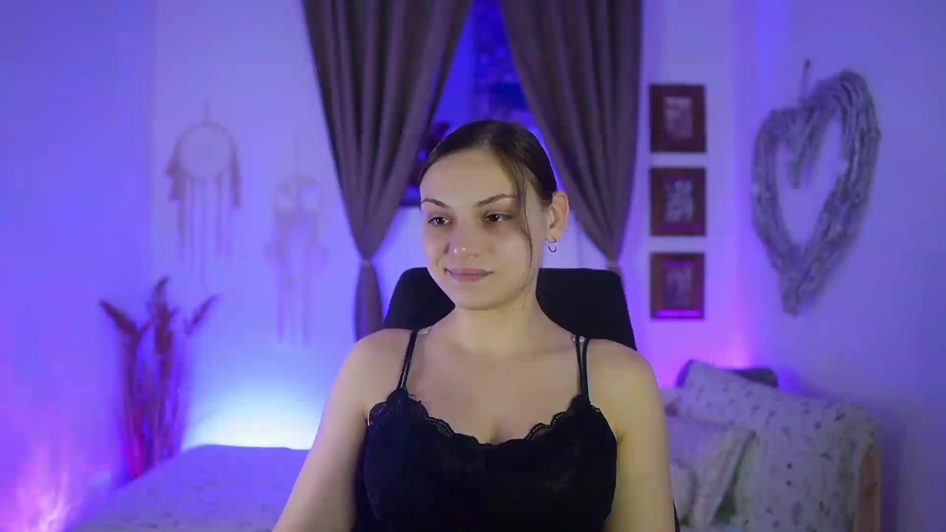 Gallery image thumbnail from Chloe_Cane's myfreecams stream on, 09/16/2026, 18:58 image 5 of 20