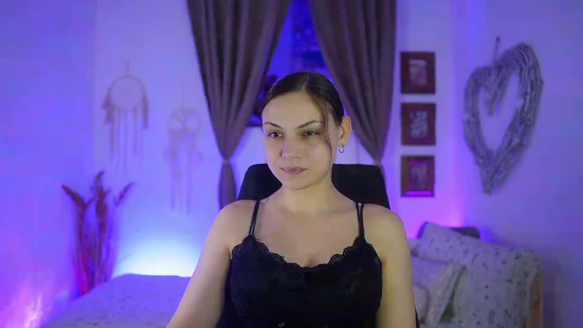 Gallery image thumbnail from Chloe_Cane's myfreecams stream on, 09/16/2026, 18:58 image 4 of 20