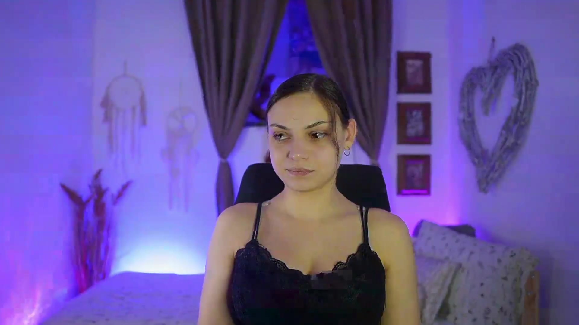 Gallery image thumbnail from Chloe_Cane's myfreecams stream on, 09/16/2026, 18:58 image 10 of 20